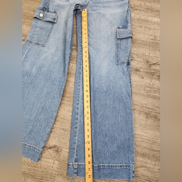 American Eagle Super High Rise Baggy Wide Leg Cargo Jeans Size 8 - Picture 7 of 13